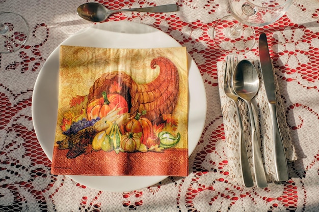 Zestaw haftowanych serwetek